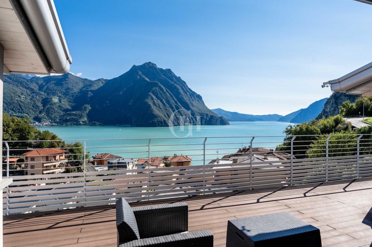 Вилла у озера Изео, Италия, 350 м² - фото 2