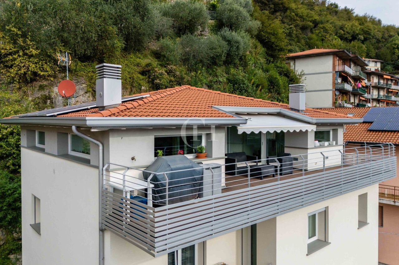 Вилла у озера Изео, Италия, 350 м² - фото 16