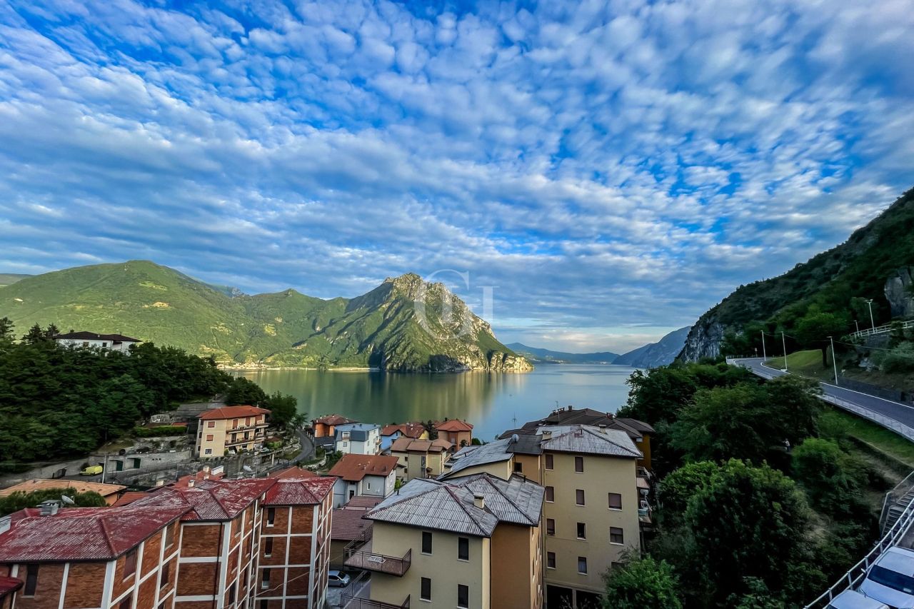 Вилла у озера Изео, Италия, 350 м² - фото 18