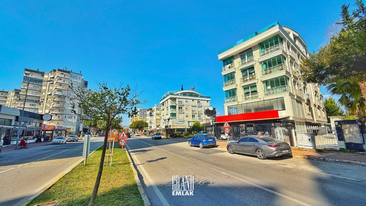 Коммерческая недвижимость в Анталии, Турция, 450 м² - фото 1