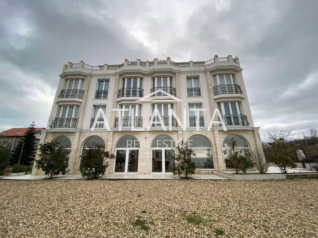 Отель, гостиница в Варне, Болгария, 730 м² - фото 1