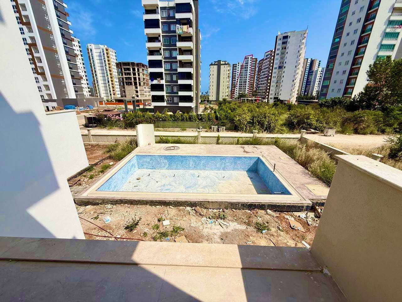 Квартира в Мерсине, Турция, 68 м² - фото 1