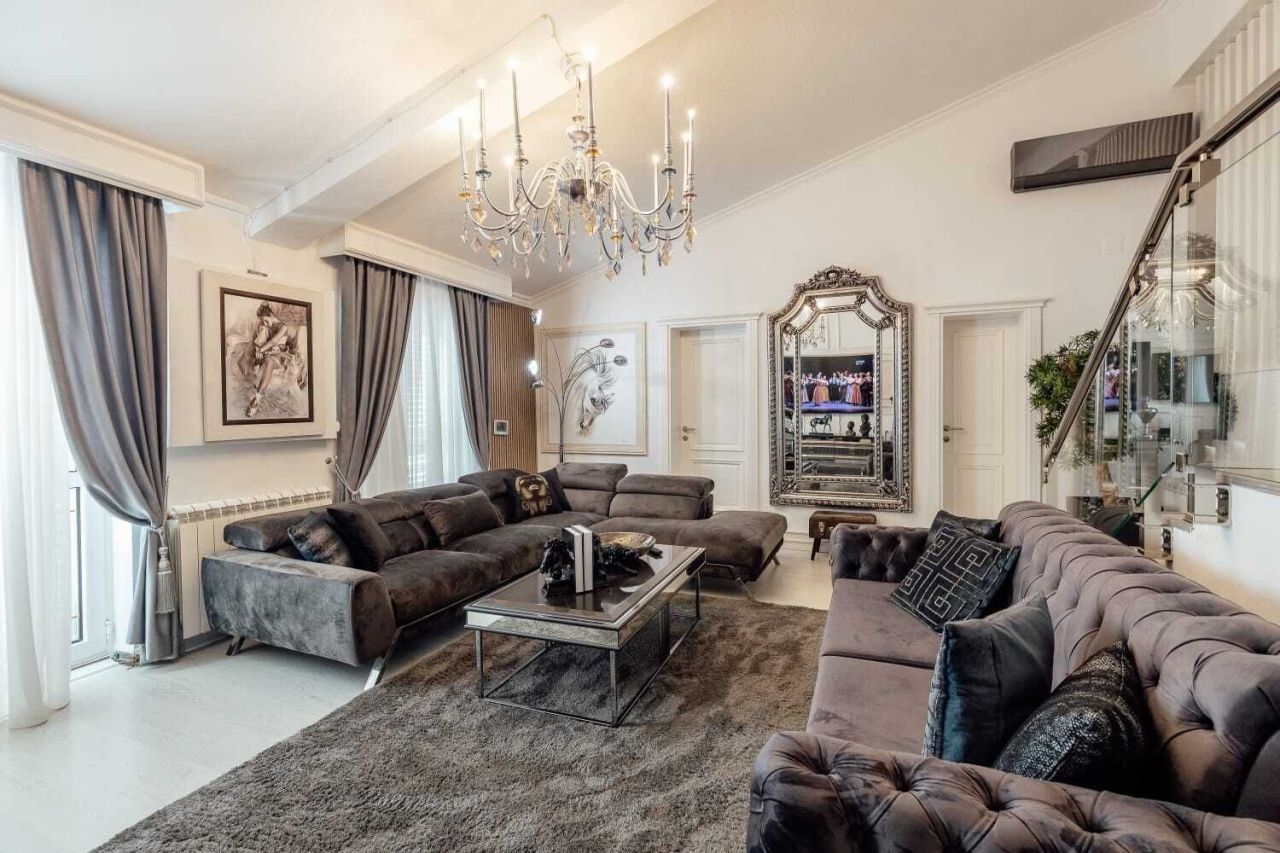Пентхаус в Херцег-Нови, Черногория, 180 м² - фото 1