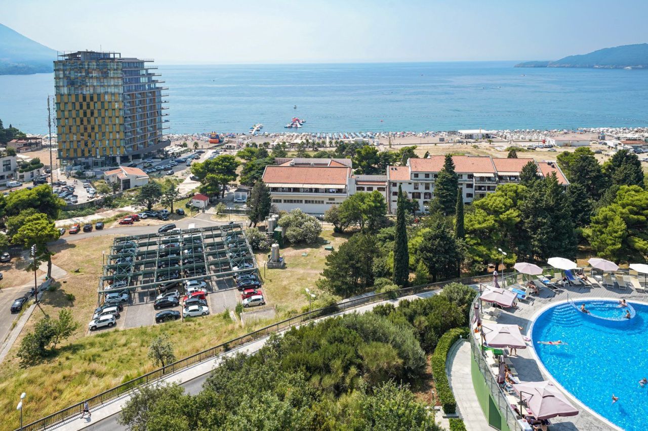 Квартира в Бечичи, Черногория, 96 м² - фото 1