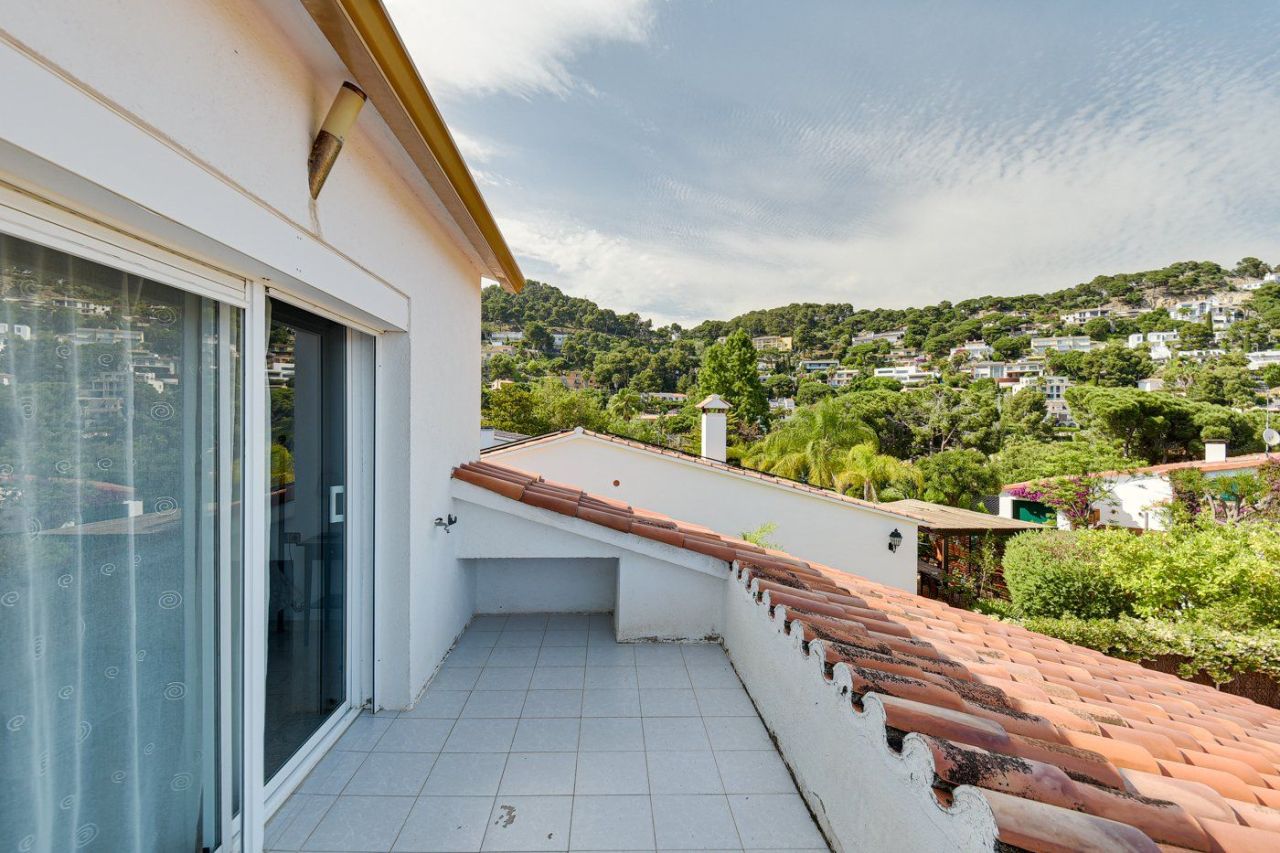 Дом на Коста-Брава, Испания, 397 м² - фото 5