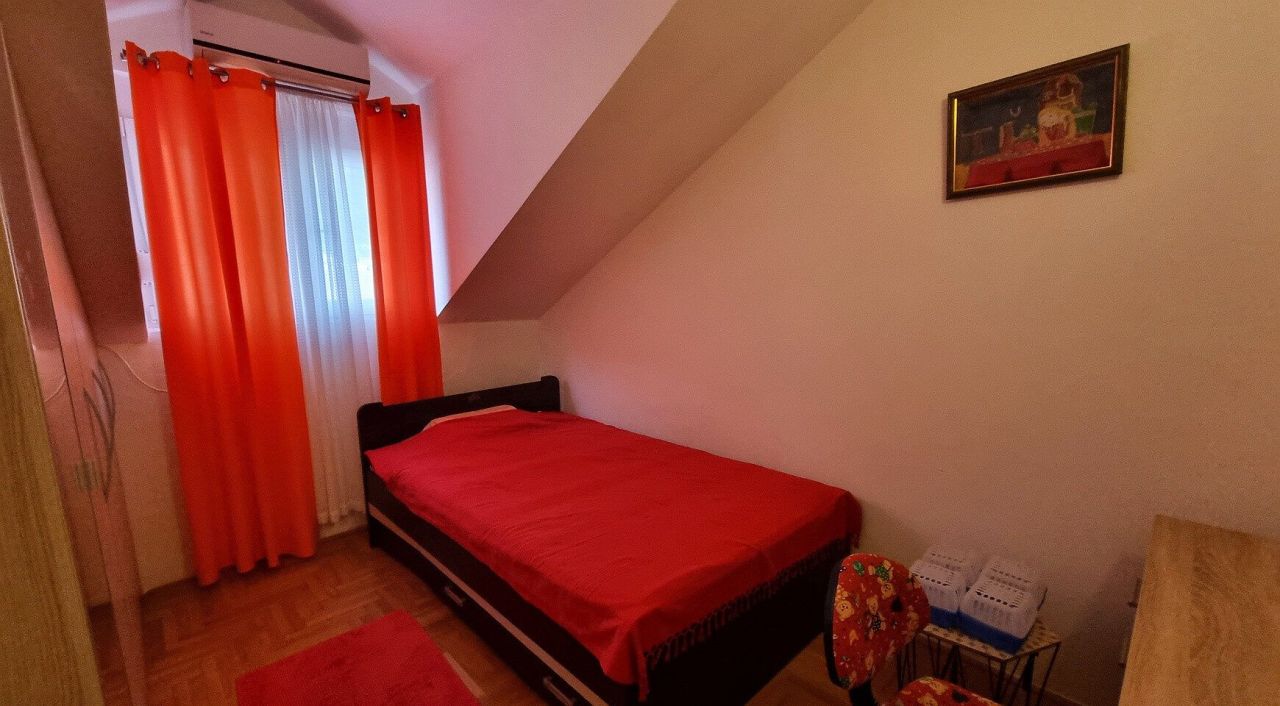 Квартира в Тивате, Черногория, 99 м² - фото 11