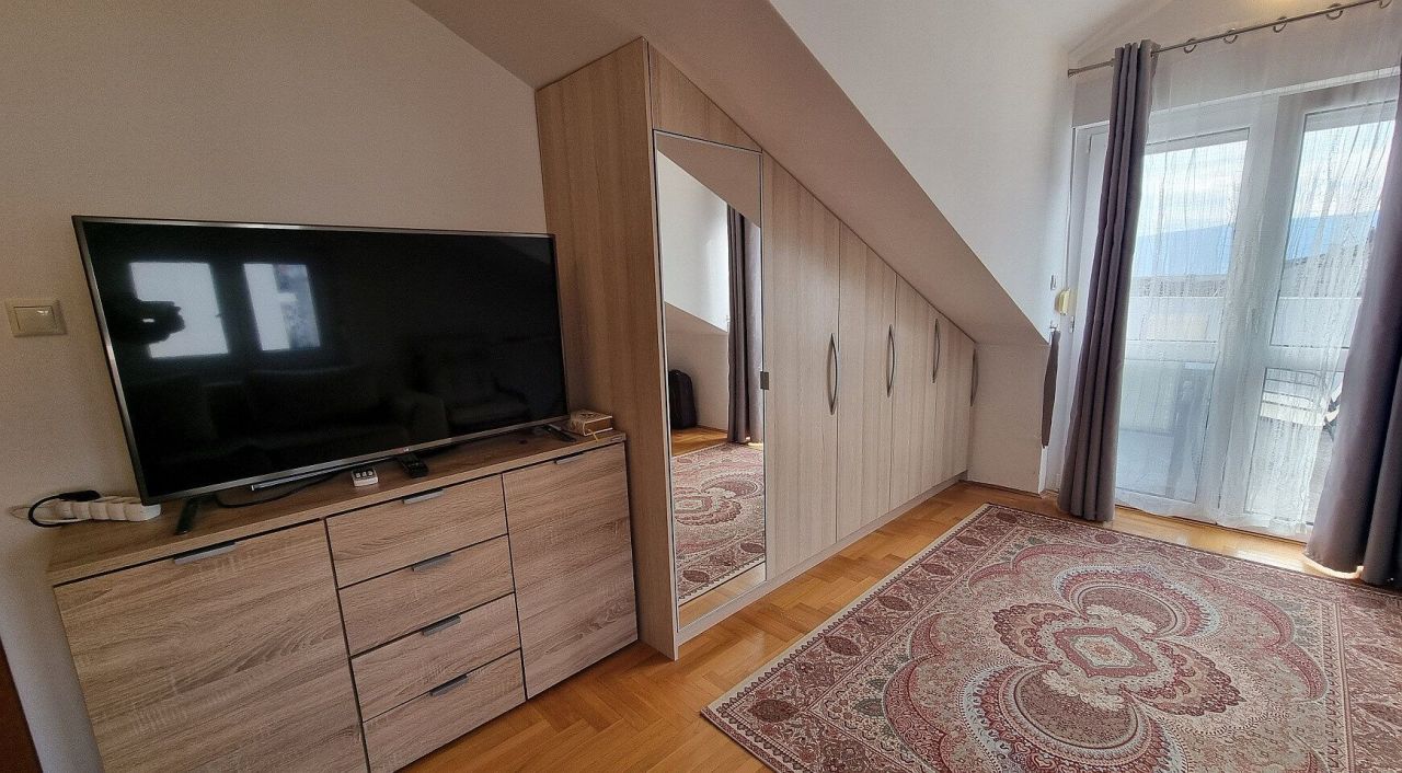 Квартира в Тивате, Черногория, 99 м² - фото 8