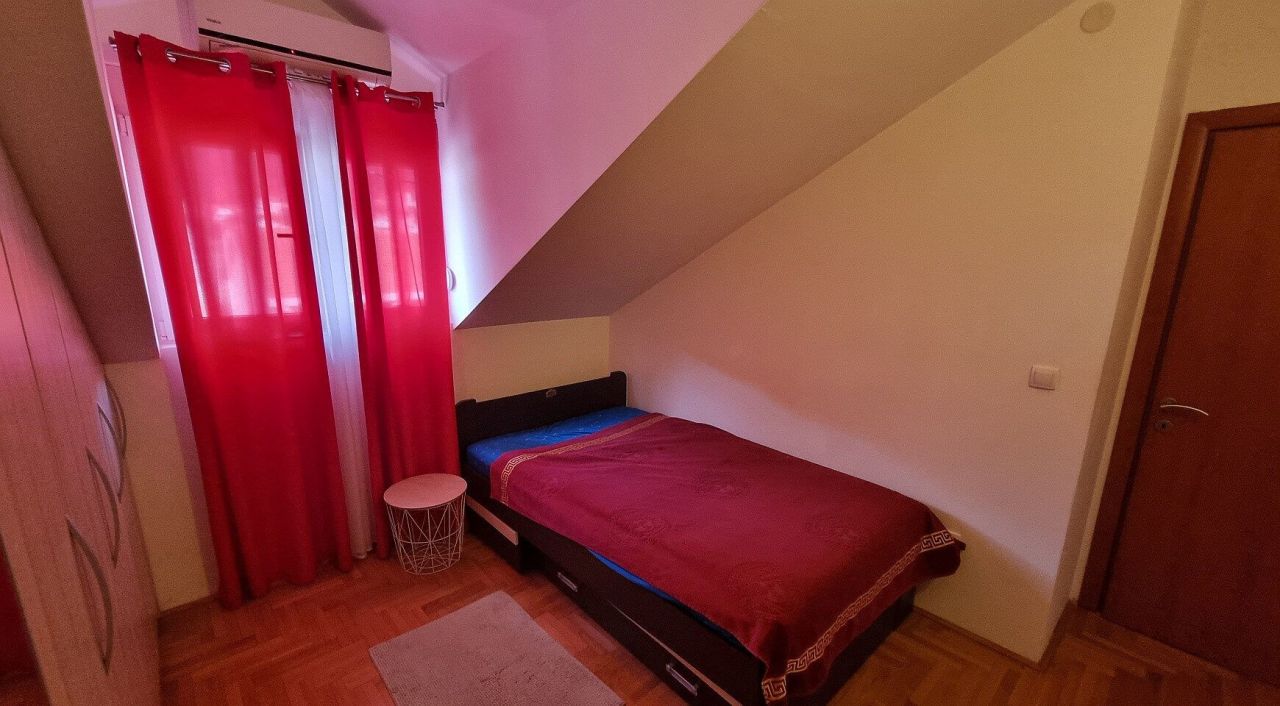 Квартира в Тивате, Черногория, 99 м² - фото 9