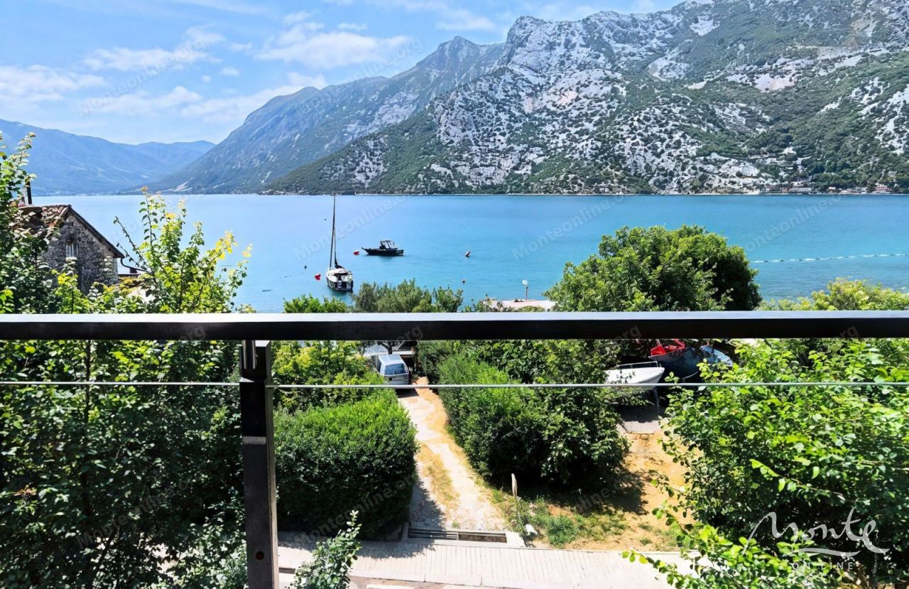 Квартира в Которе, Черногория, 46 м² - фото 1