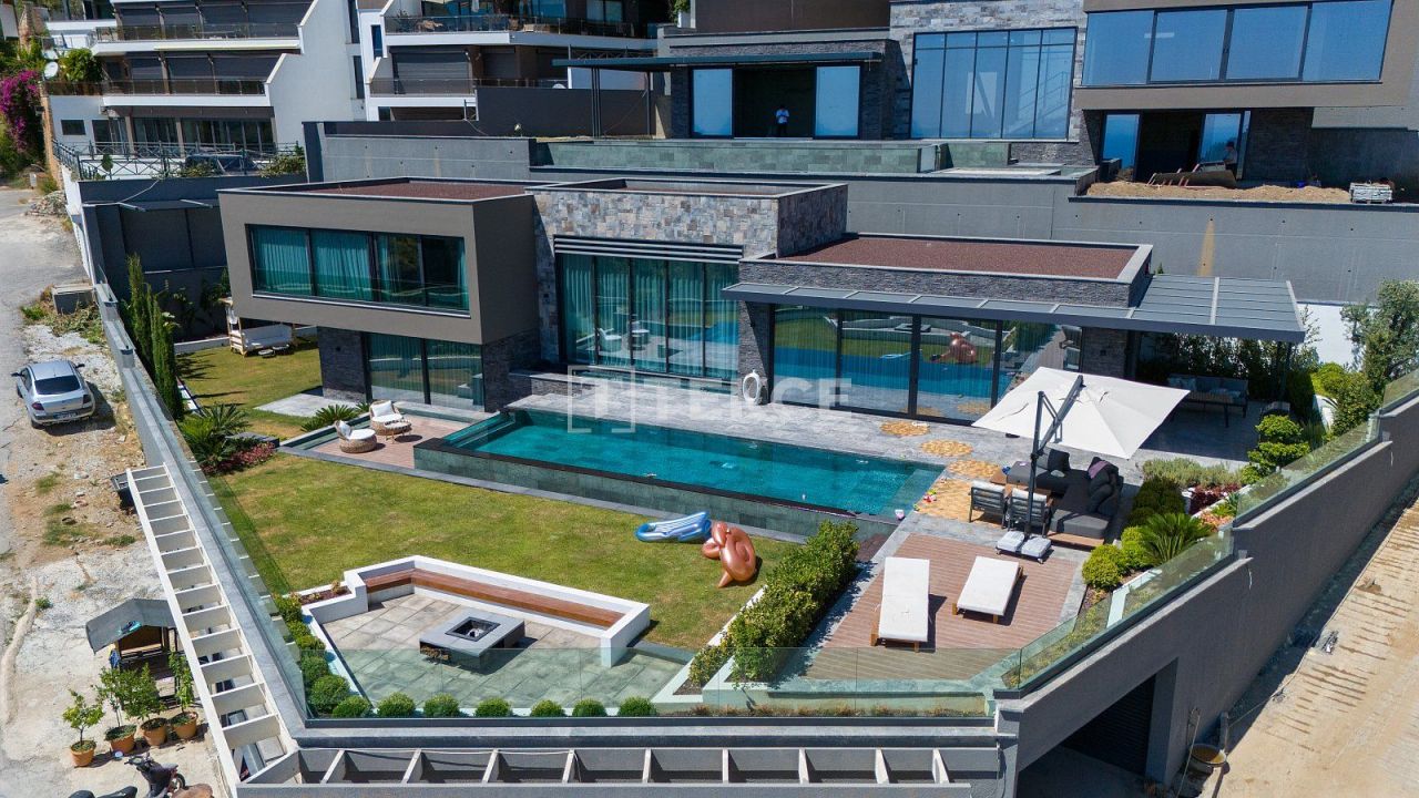 Вилла в Алании, Турция, 700 м² - фото 1