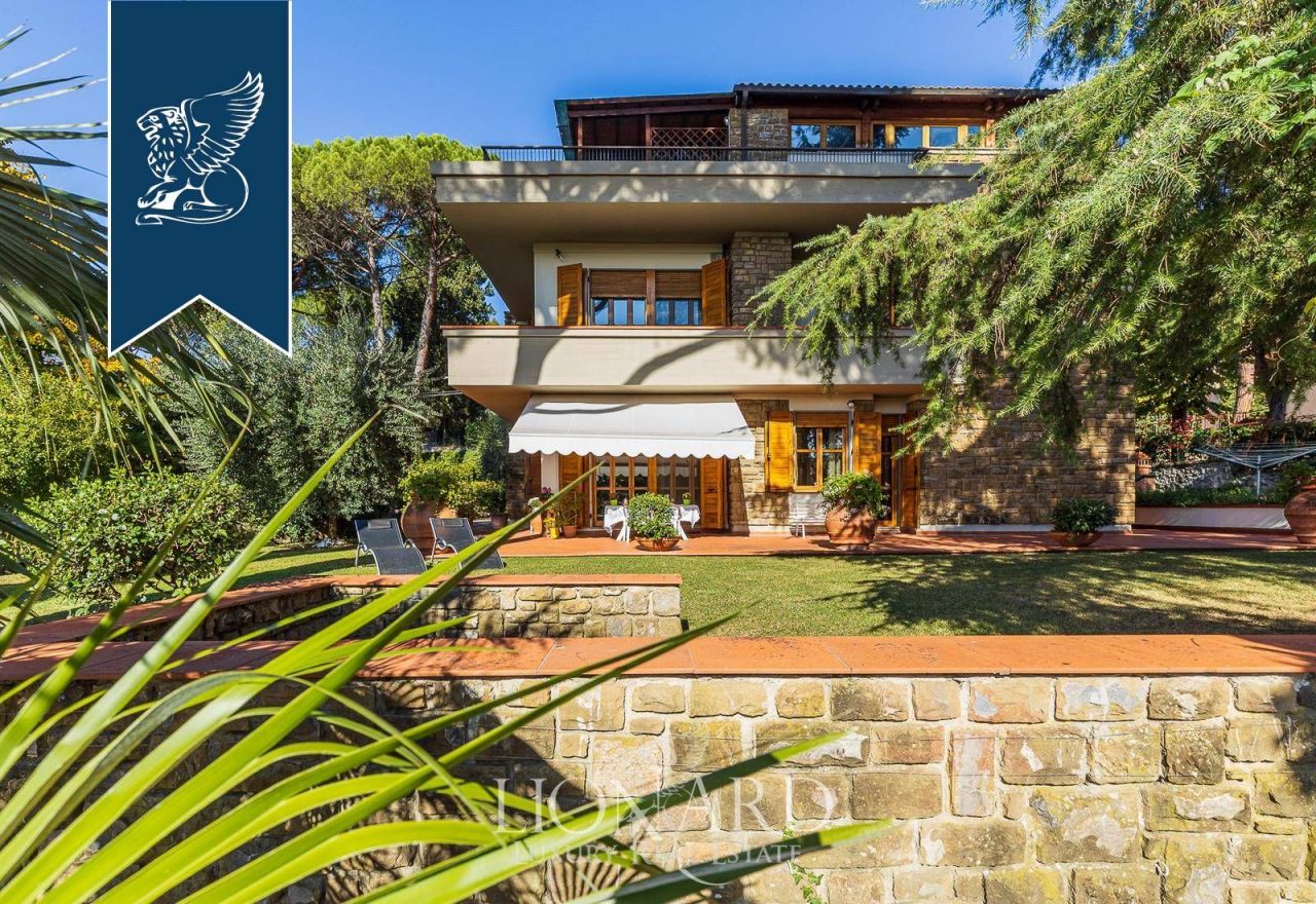 Вилла во Флоренции, Италия, 550 м² - фото 1