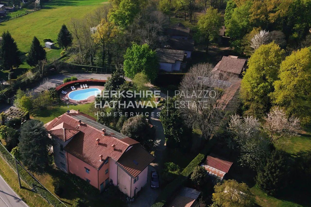 Вилла в Новаре, Италия, 603 м² - фото 2