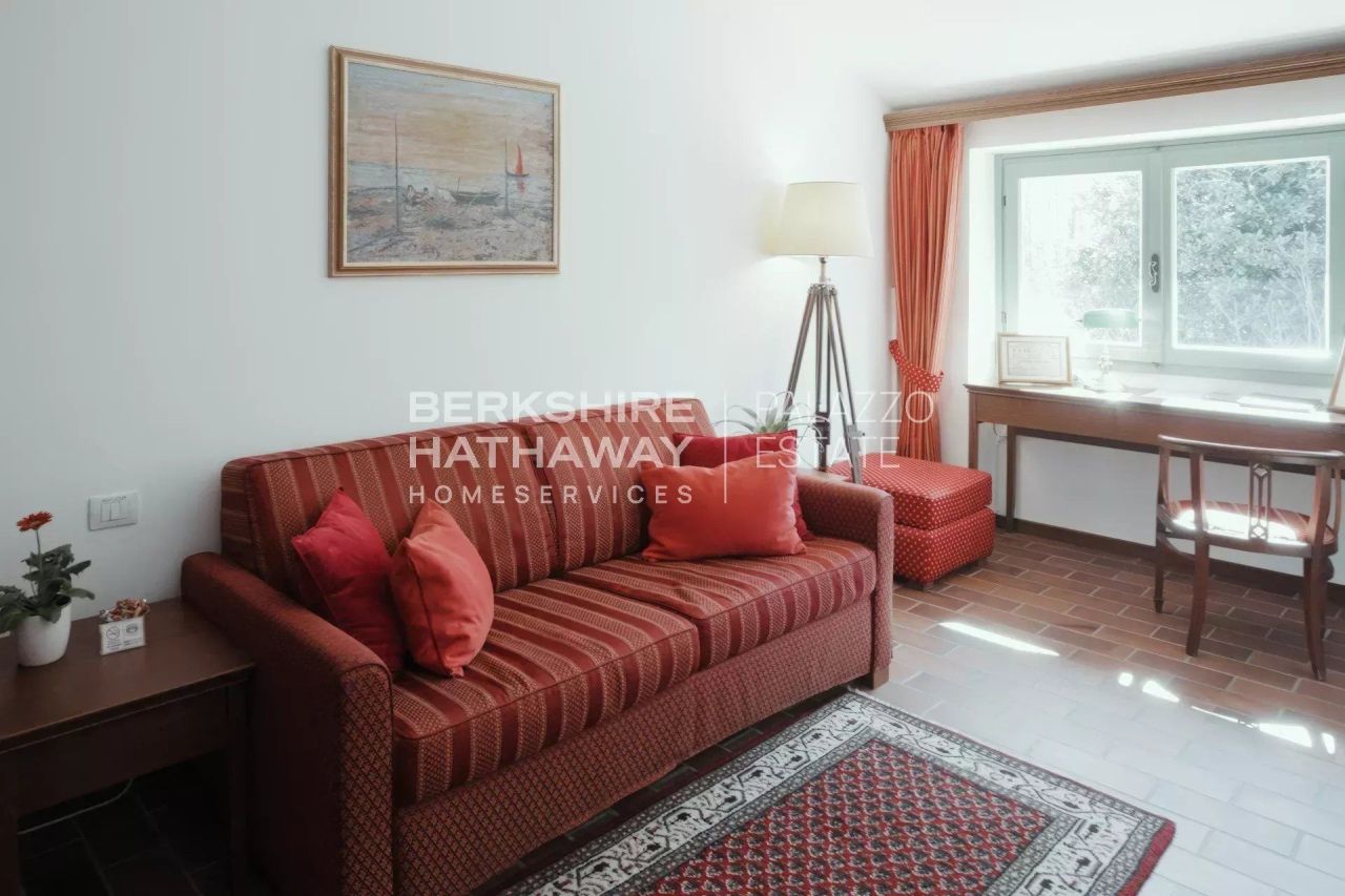 Вилла в Новаре, Италия, 603 м² - фото 15