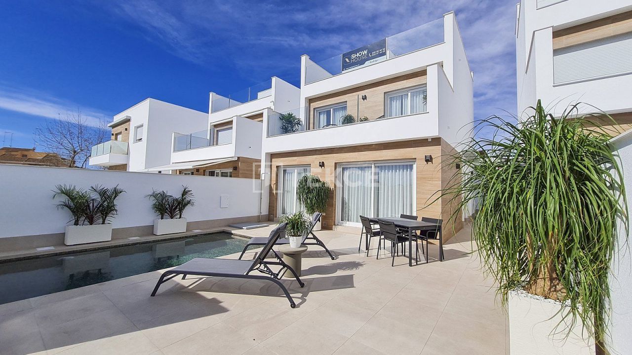 Вилла в Сан-Педро-дель-Пинатаре, Испания, 110 м² - фото 1