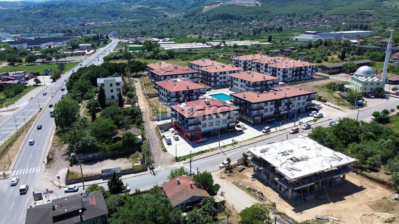Магазин Алтынова, Турция, 81 м² - фото 1