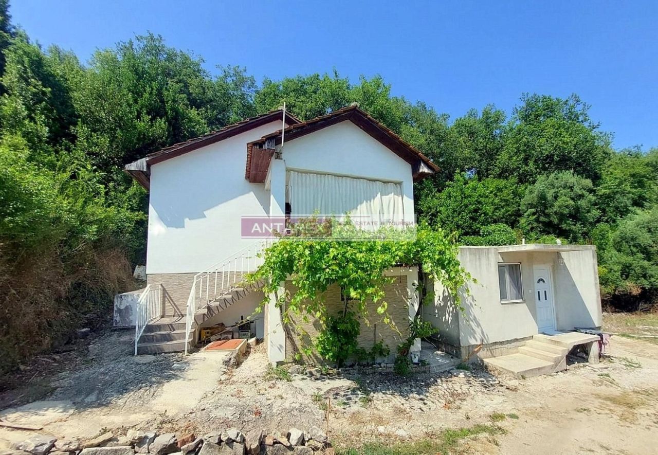 Вилла в Херцег-Нови, Черногория, 69 м² - фото 1