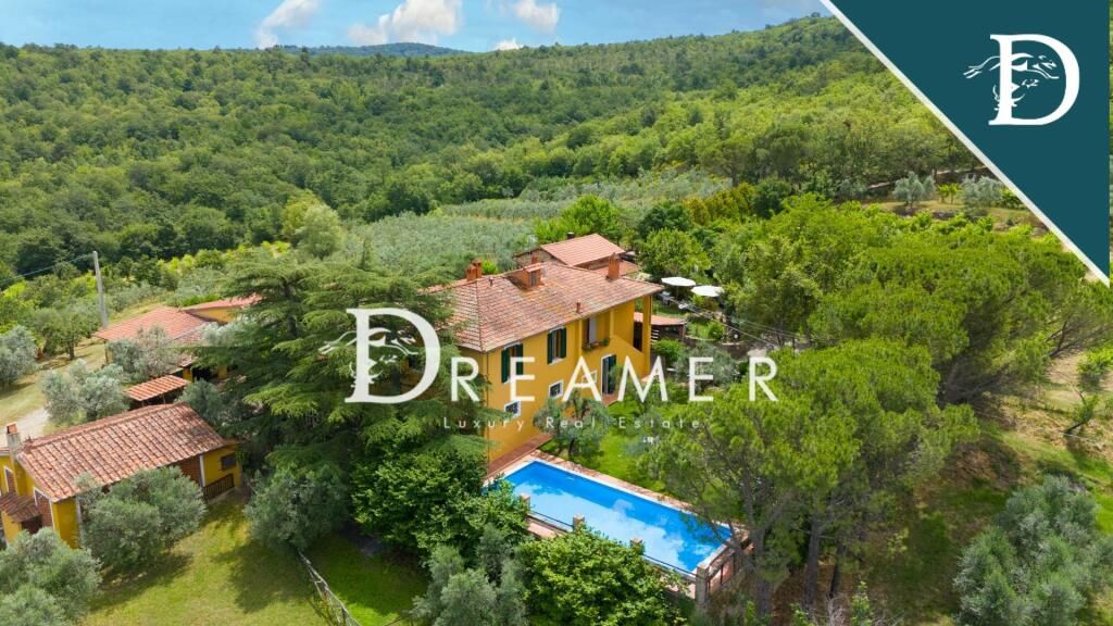 Вилла Laterina Pergine Valdarno, Италия, 900.98 м² - фото 1