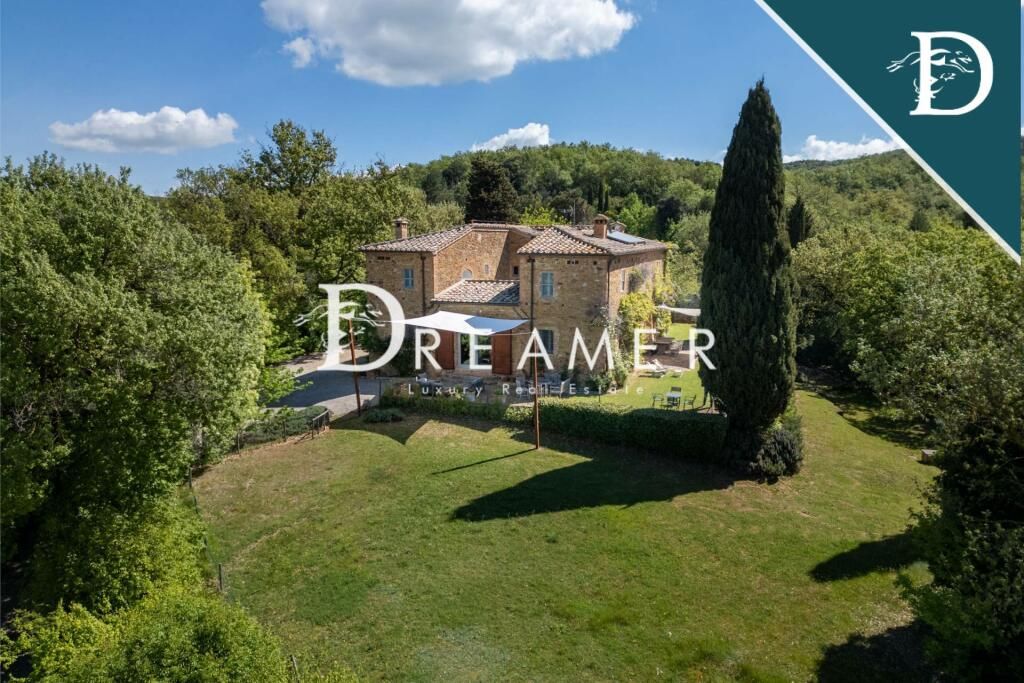 Вилла в Монтальчино, Италия, 800.82 м² - фото 1