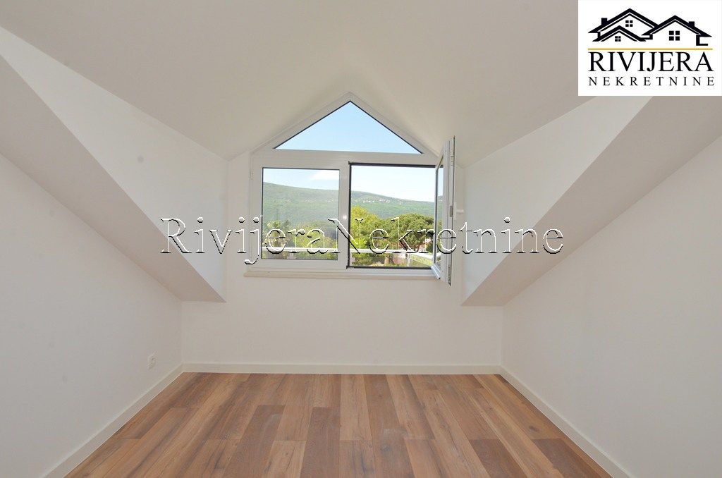 Квартира в Херцег-Нови, Черногория, 146 м² - фото 9