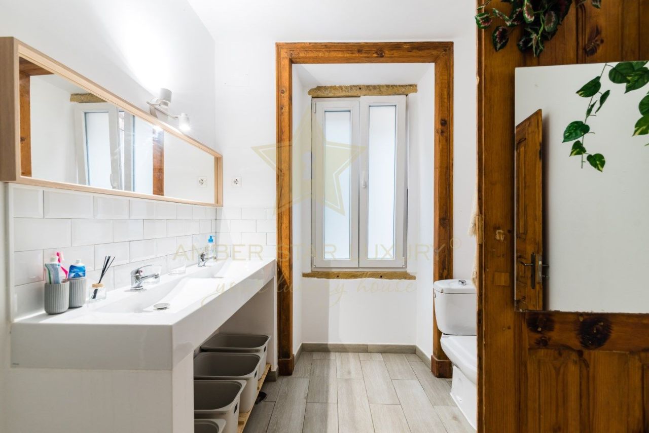 Квартира в Лиссабоне, Португалия, 137 м² - фото 12