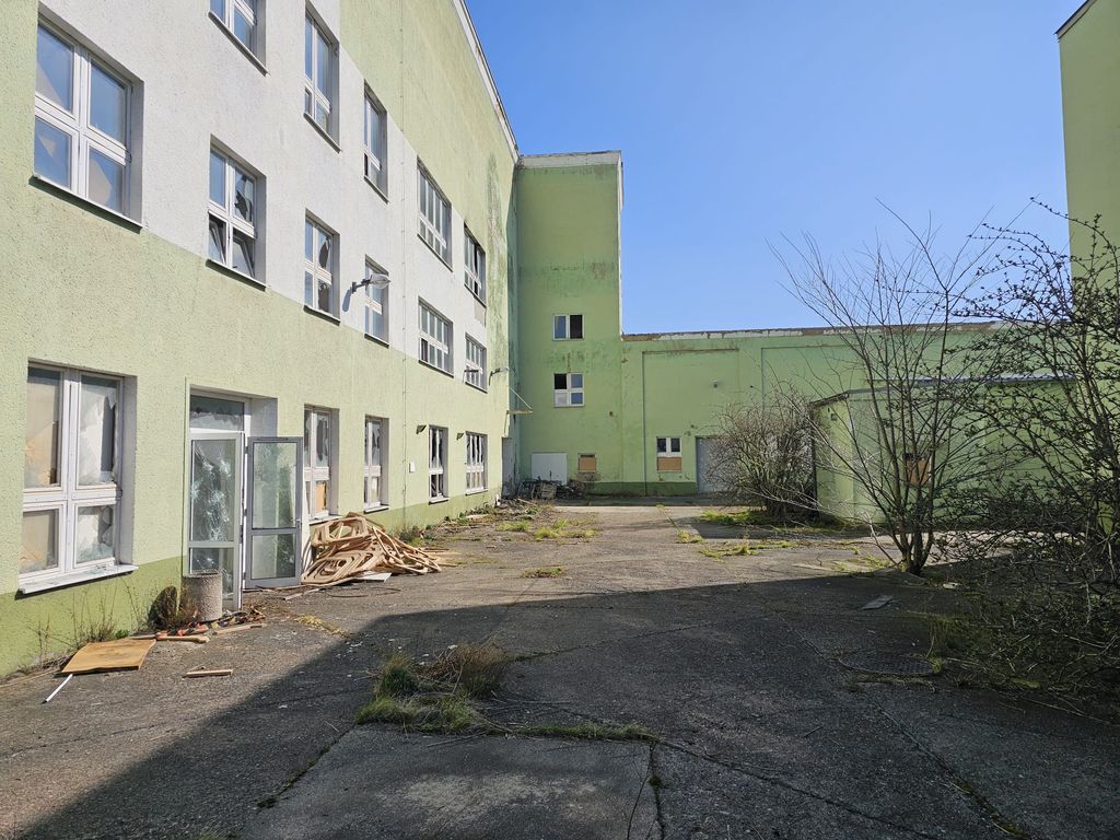 Производство в Цвиккау, Германия, 10 160 м² - фото 6