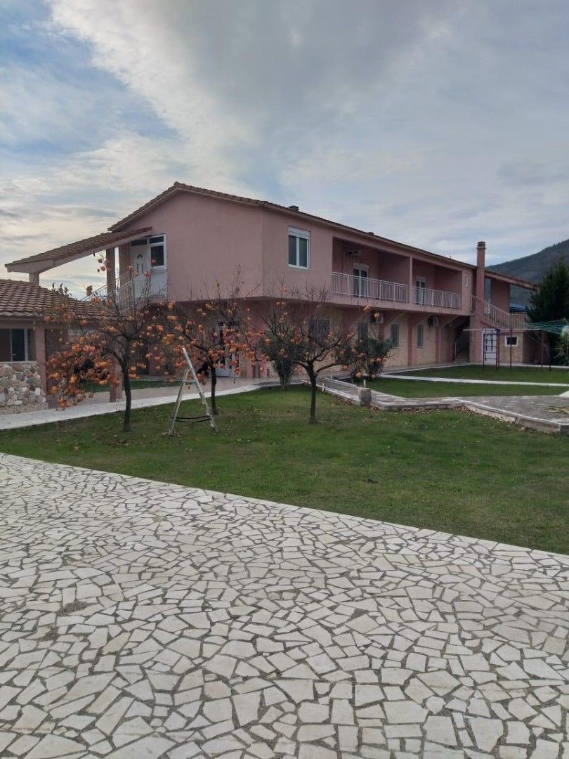 Дом в Даниловграде, Черногория, 400 м² - фото 1