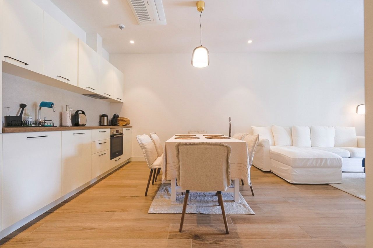 Коммерческая недвижимость в Радовичах, Черногория, 70 м² - фото 2