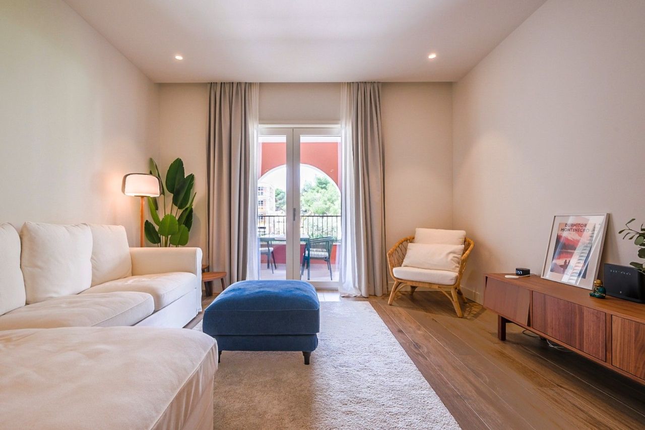 Коммерческая недвижимость в Радовичах, Черногория, 70 м² - фото 11