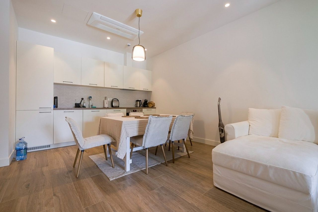 Коммерческая недвижимость в Радовичах, Черногория, 70 м² - фото 12