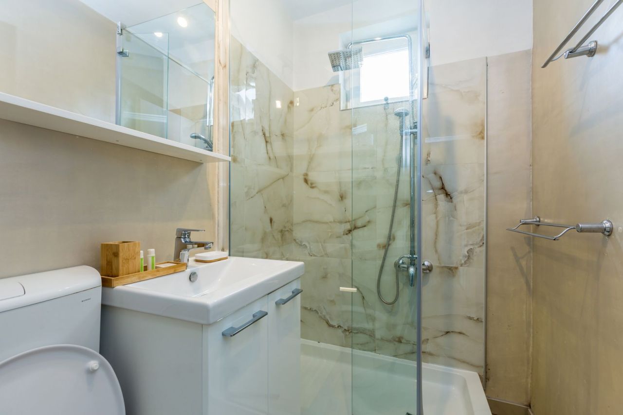 Отель, гостиница Malinska, Хорватия, 400 м² - фото 15