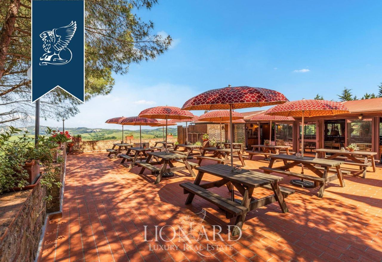 Ферма во Флоренции, Италия, 2 100 м² - фото 18