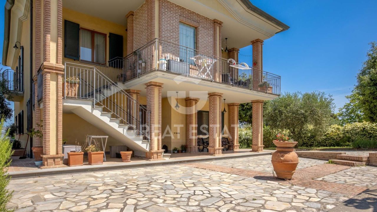 Вилла в Кастильоне-дель-Лаго, Италия, 300 м² - фото 2