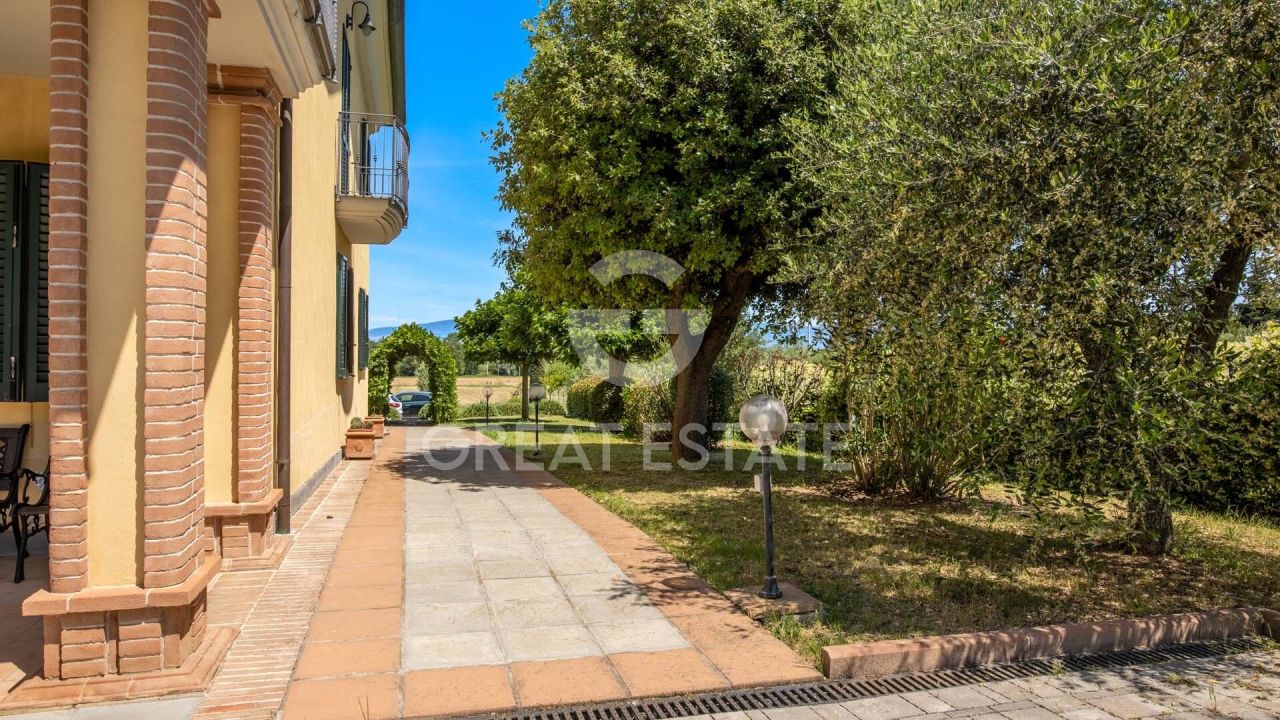 Вилла в Кастильоне-дель-Лаго, Италия, 300 м² - фото 9