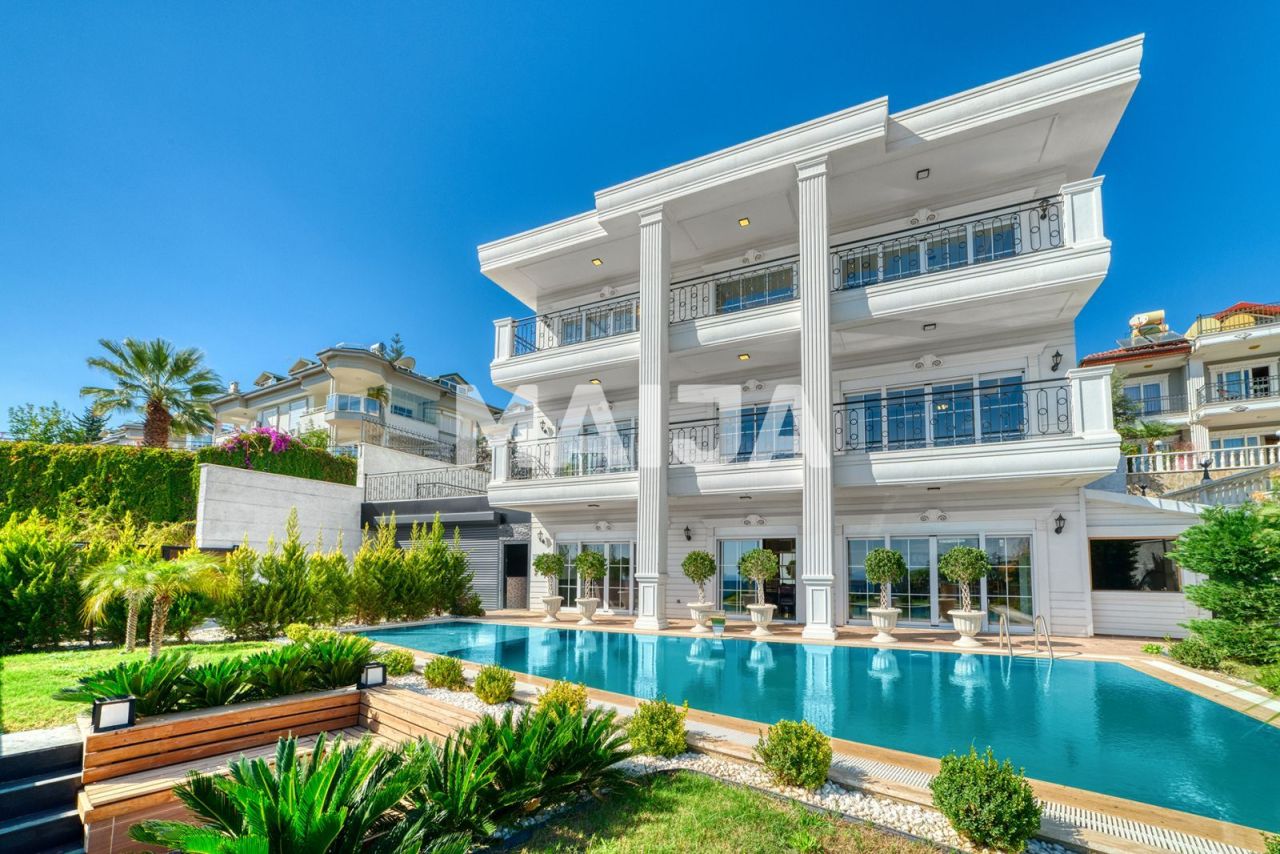 Вилла в Алании, Турция, 450 м² - фото 1