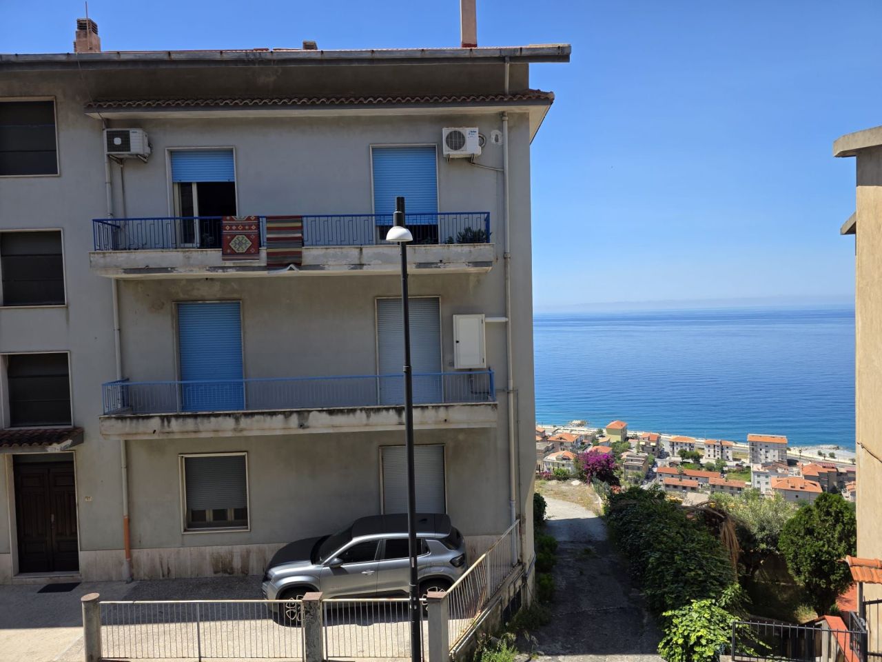 Офис в Четраро, Италия, 166 м² - фото 1