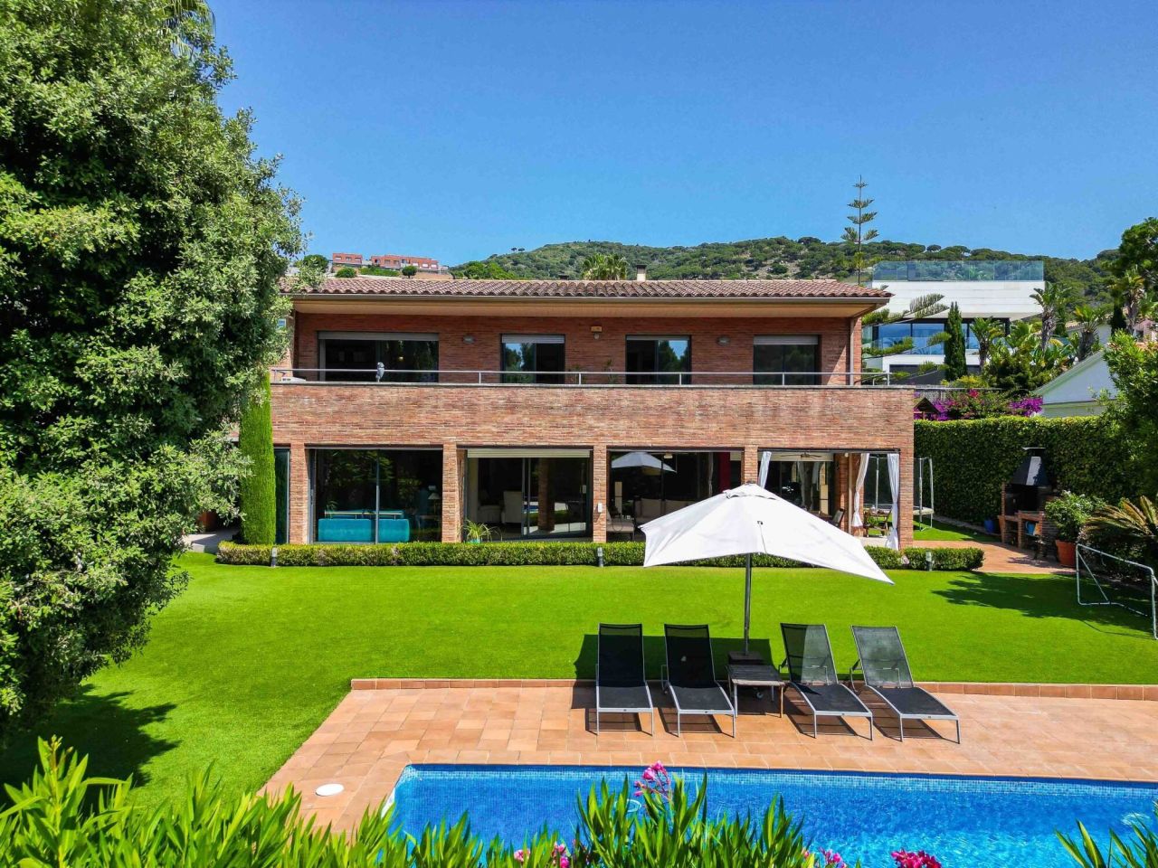 Дом на Коста-дель-Маресме, Испания, 586 м² - фото 2