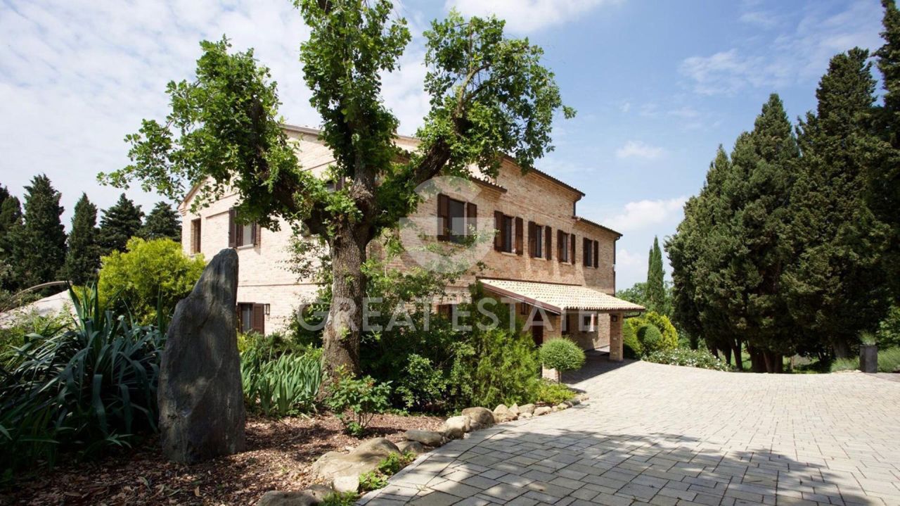 Дом в Пезаро-э-Урбино, Италия, 422.2 м² - фото 3