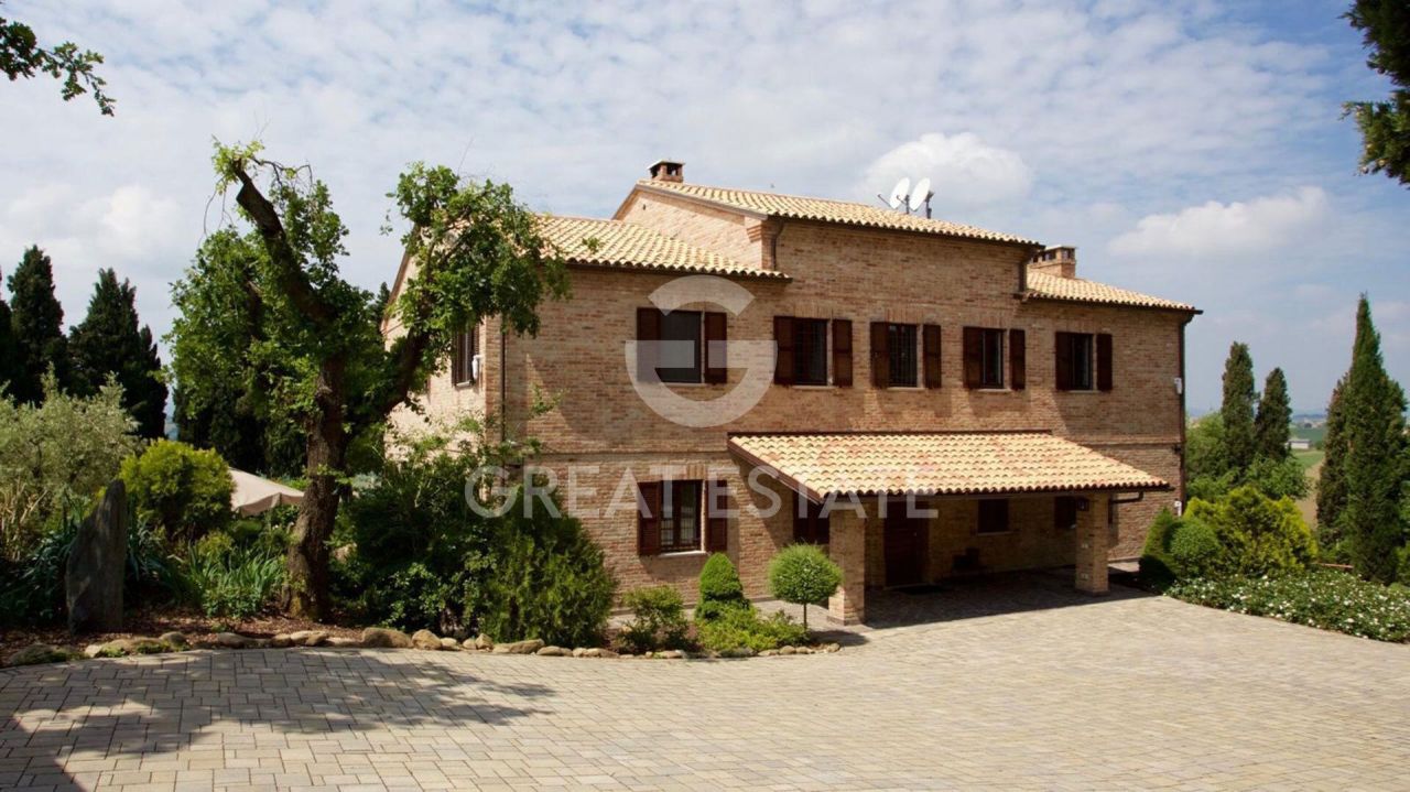 Дом в Пезаро-э-Урбино, Италия, 422.2 м² - фото 4