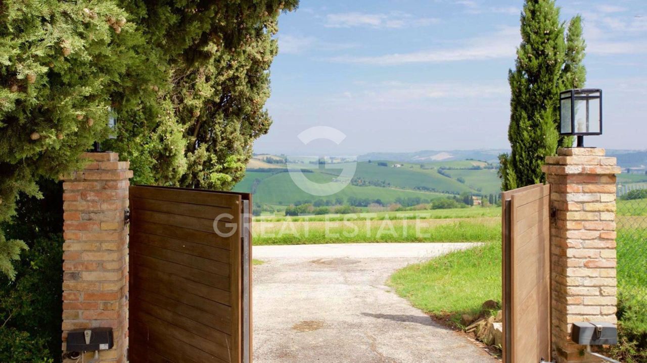 Дом в Пезаро-э-Урбино, Италия, 422.2 м² - фото 6