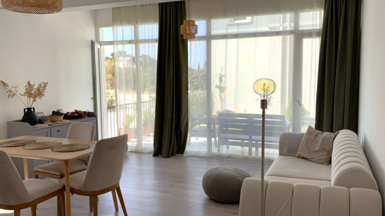 Апартаменты в Кирении, Кипр, 80 м² - фото 1