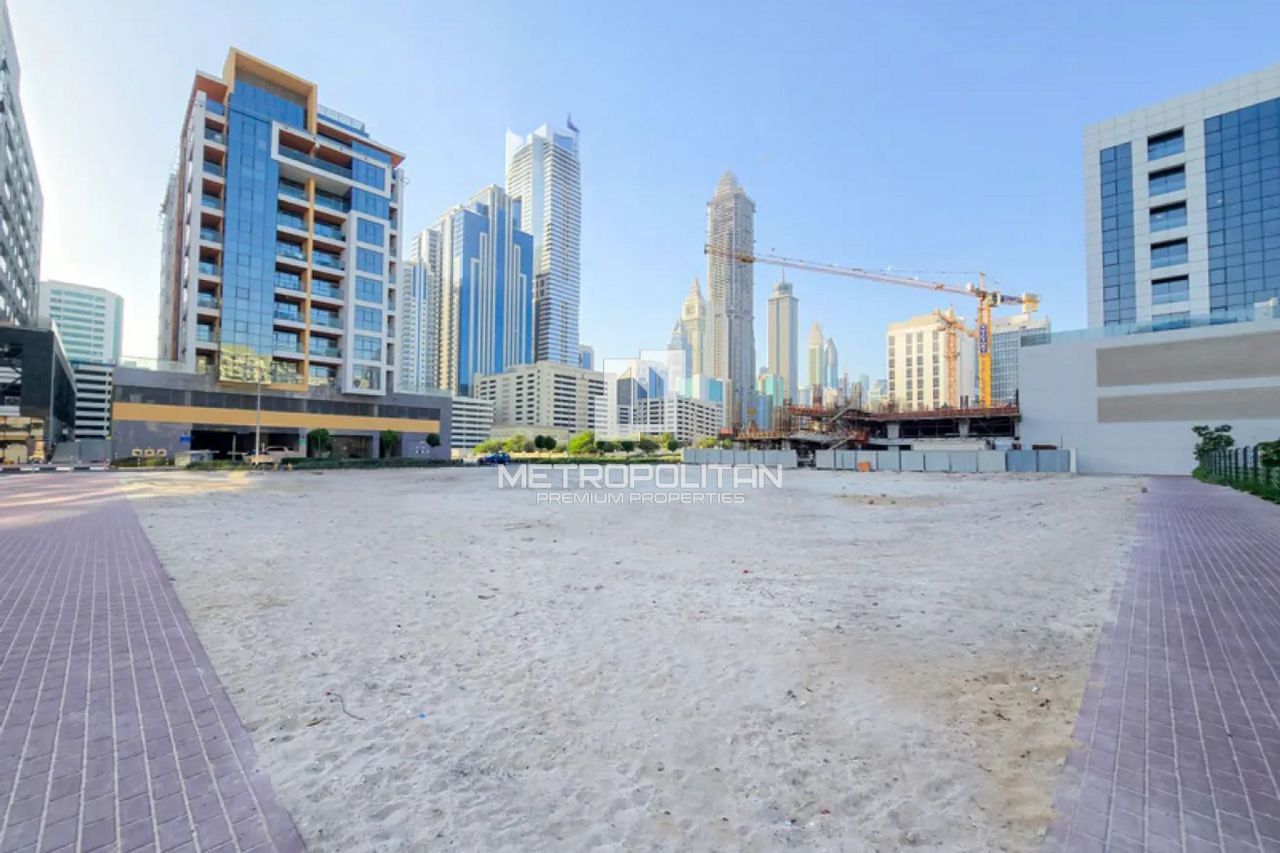 Коммерческая недвижимость в Дубае, ОАЭ, 1 392 м² - фото 1
