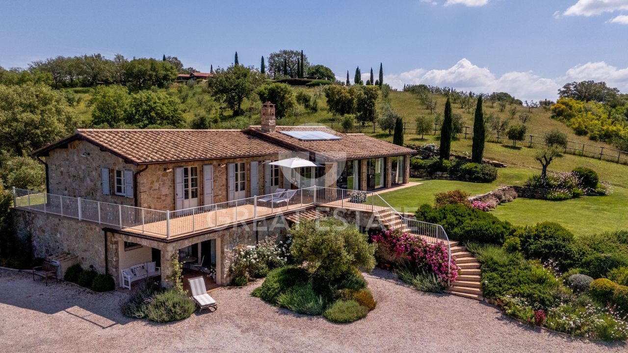 Дом Magliano in Toscana, Италия, 376.7 м² - фото 1