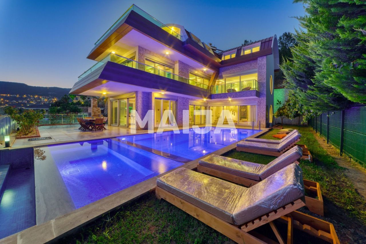 Вилла в Алании, Турция, 300 м² - фото 1