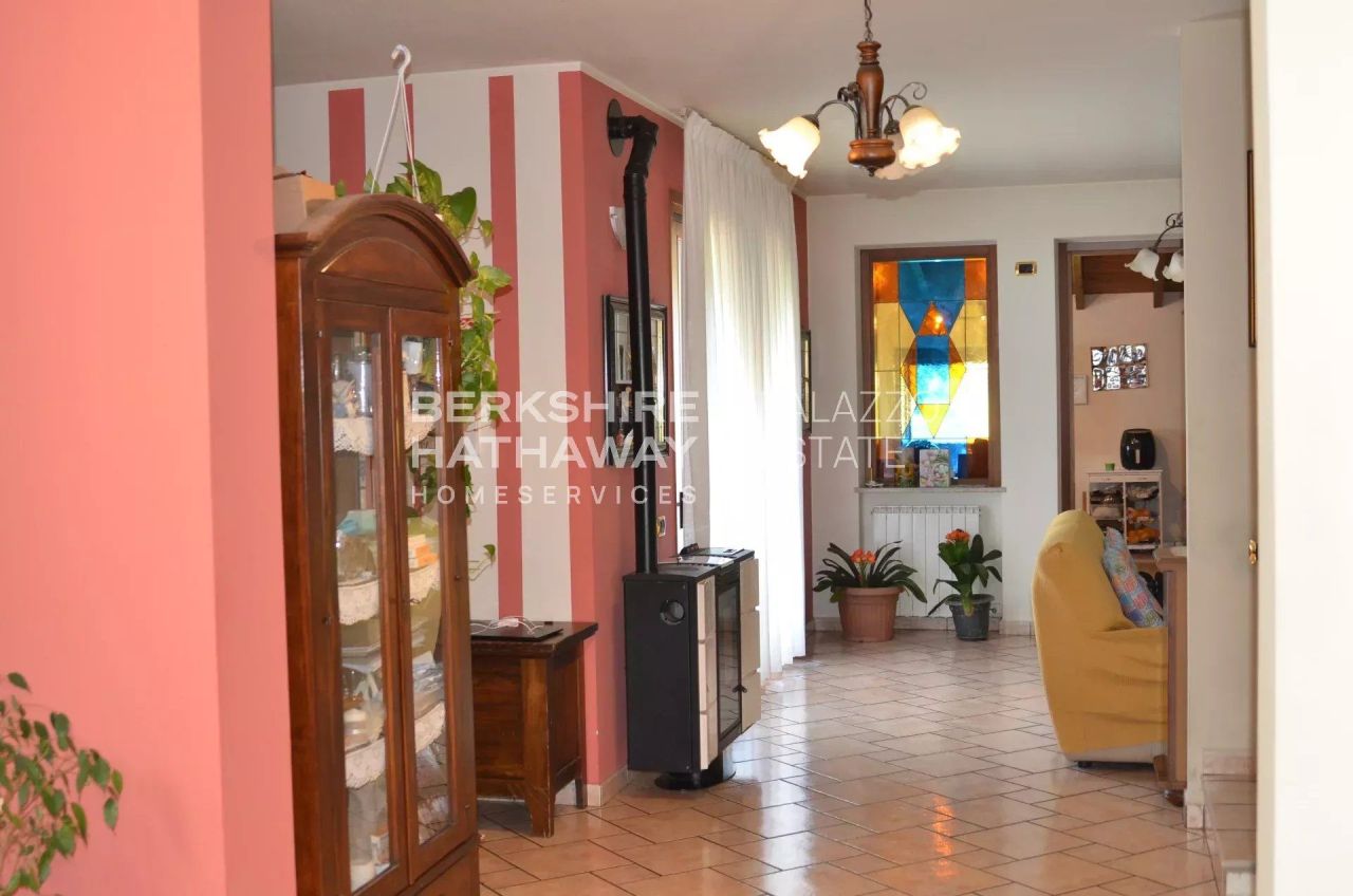 Вилла в Новаре, Италия, 319 м² - фото 7