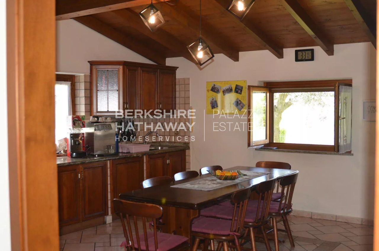 Вилла в Новаре, Италия, 319 м² - фото 6