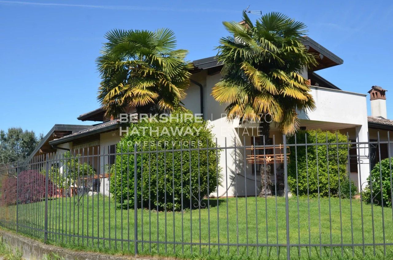 Вилла в Новаре, Италия, 319 м² - фото 4