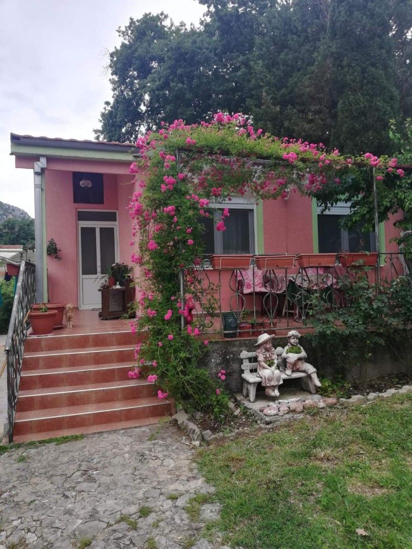 Коммерческая недвижимость в Сутоморе, Черногория, 60 м² - фото 2