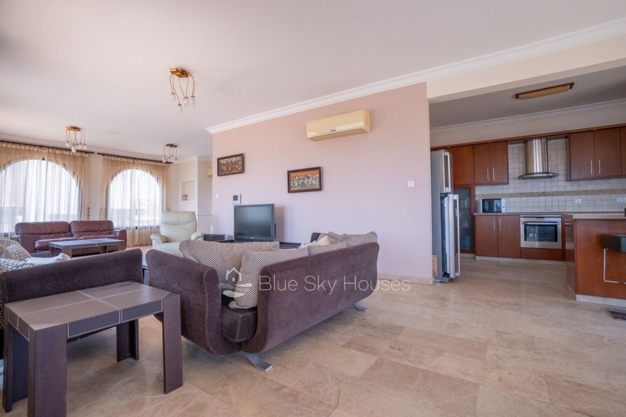 Вилла в Лимасоле, Кипр, 300 м² - фото 11