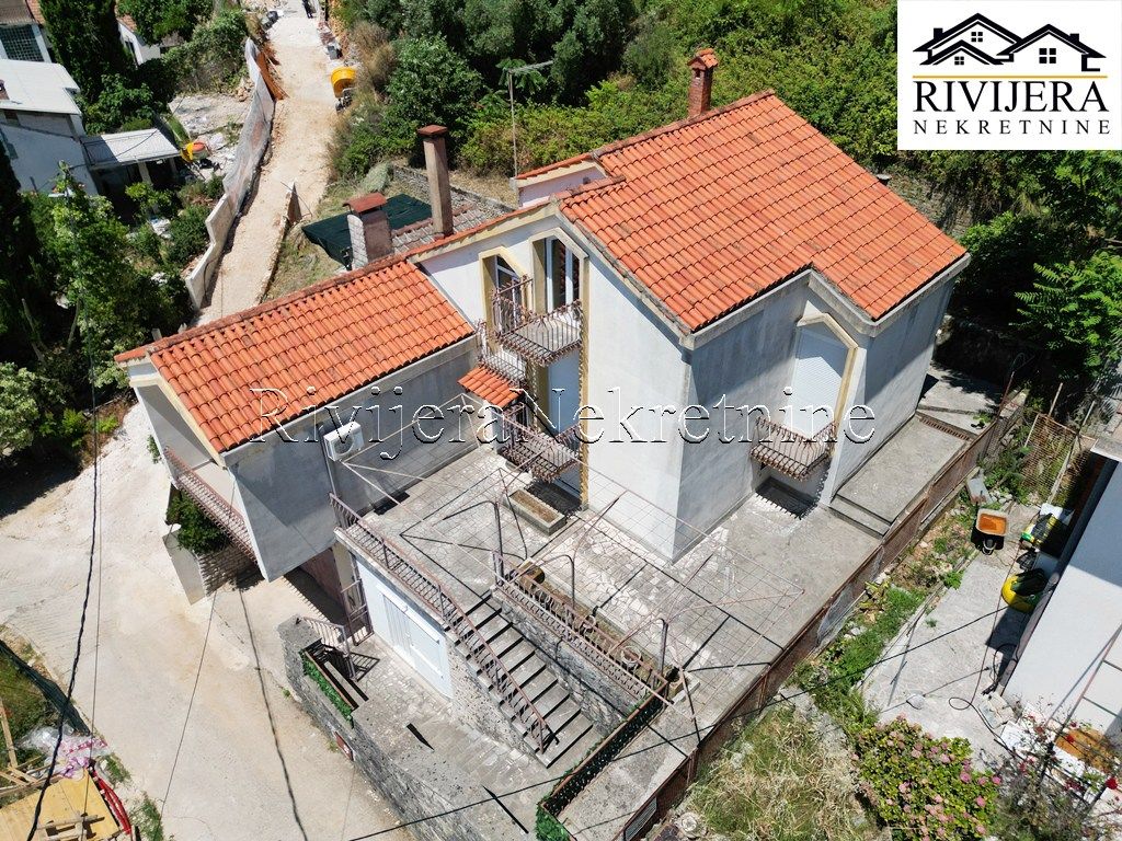 Дом в Херцег-Нови, Черногория, 220 м² - фото 3