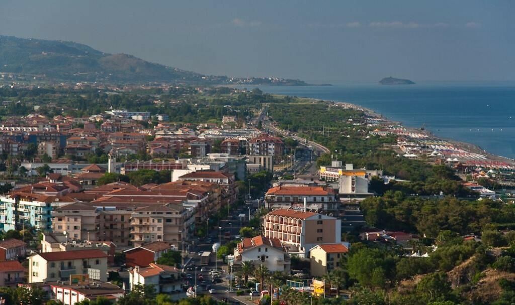 Дом в Скалее, Италия, 45 м² - фото 1